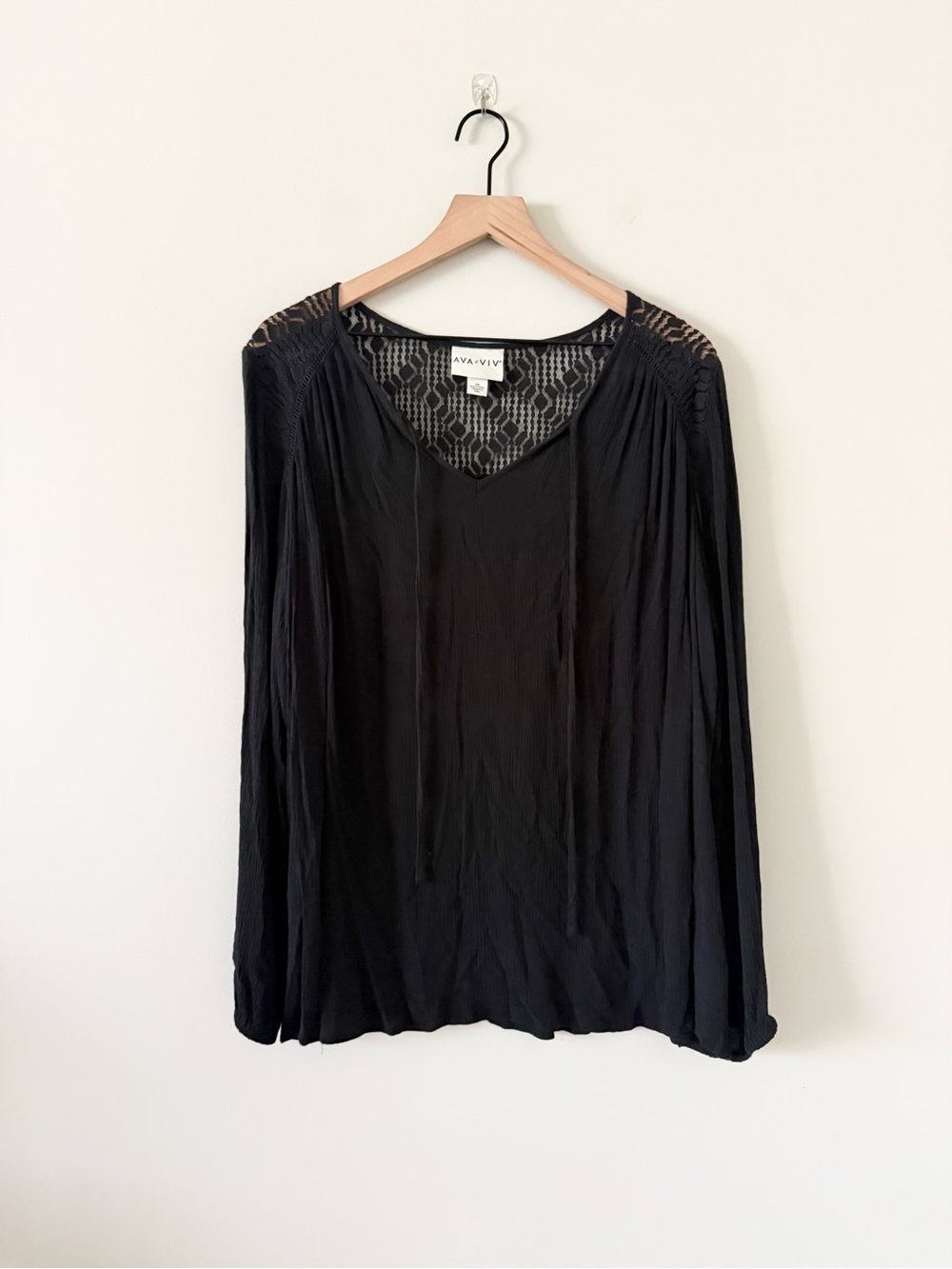 Ava & Viv Black Lace-Back V-Neck Long Sleeve Women's Top Size 1X